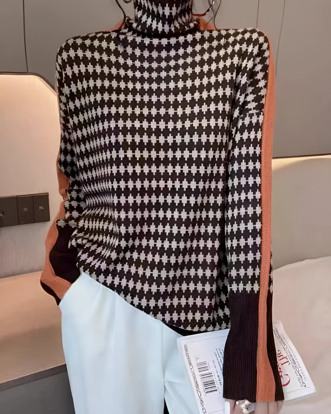 Elegant Knitted Sweater with High Collar and Diamond Structure