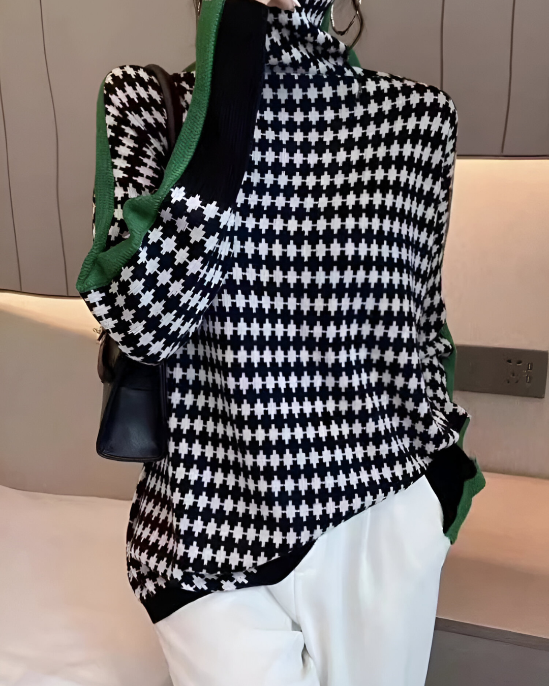 Elegant Knitted Sweater with High Collar and Diamond Structure