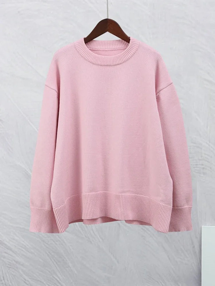 Soft and Warm Sweater with an Elegant Fit