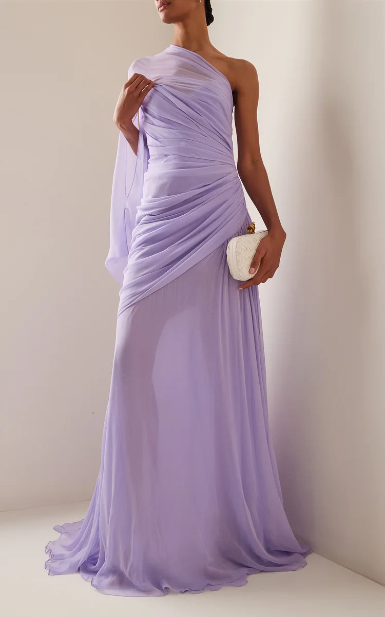Gedrapeerde paarse chiffonjurk